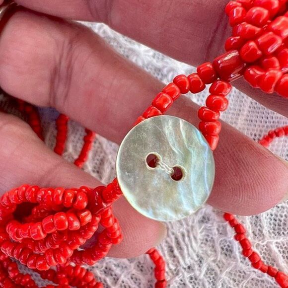 Vintage carved Mother of Pearl Shell & Red Seed Bead Button Necklace - Picture 4 of 8